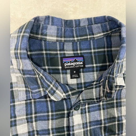 Patagonia Size Medium Navy Plaid Organic Cotton Button Front Shirt EUC - Picture 5 of 10